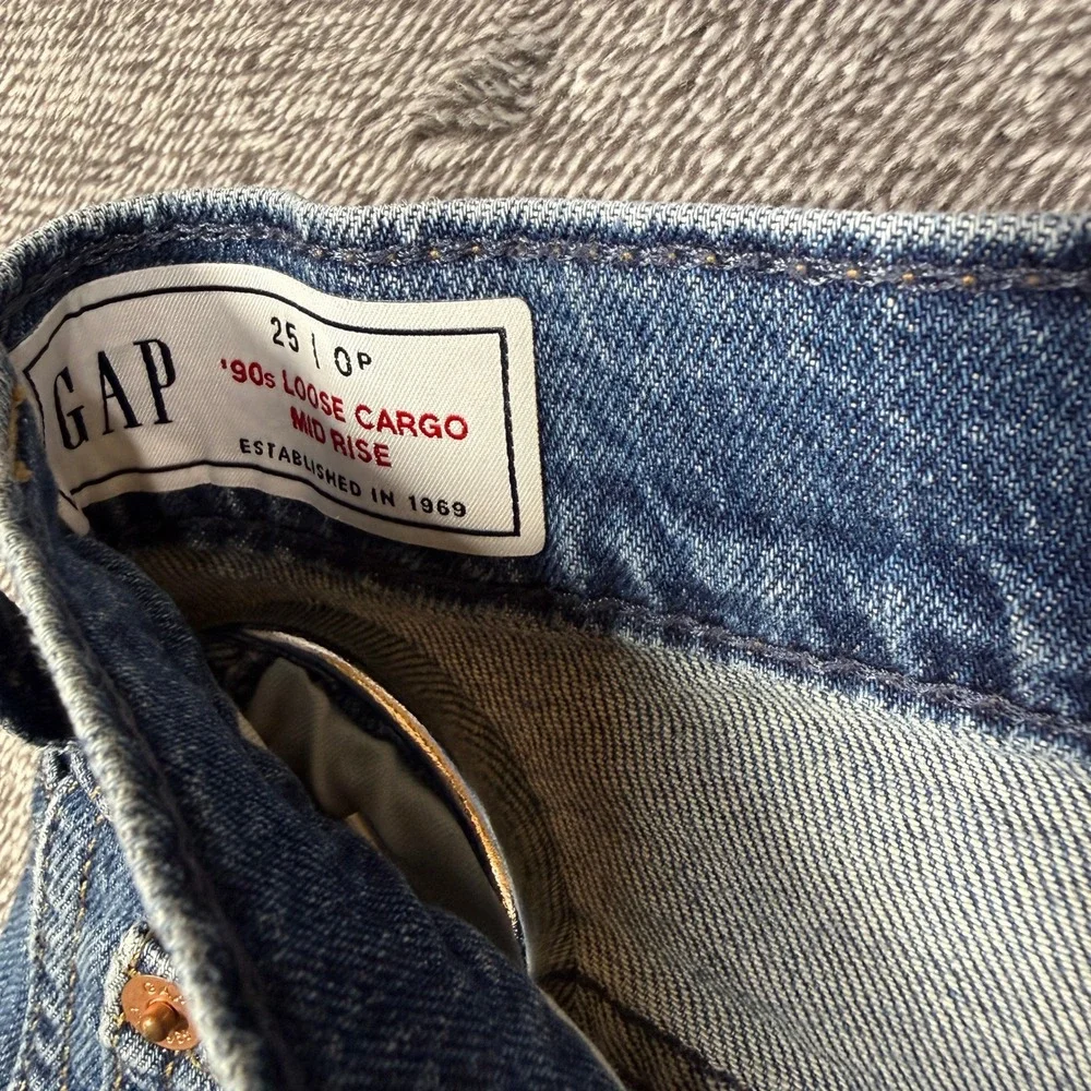 Gap Jeans 90s Loose Cargo Mid Rise‎ Petite 25/0P Medium Wash Paint Splatter